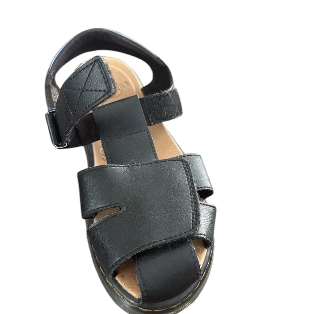 DR. Martens Youth Moby II sandals Size 5